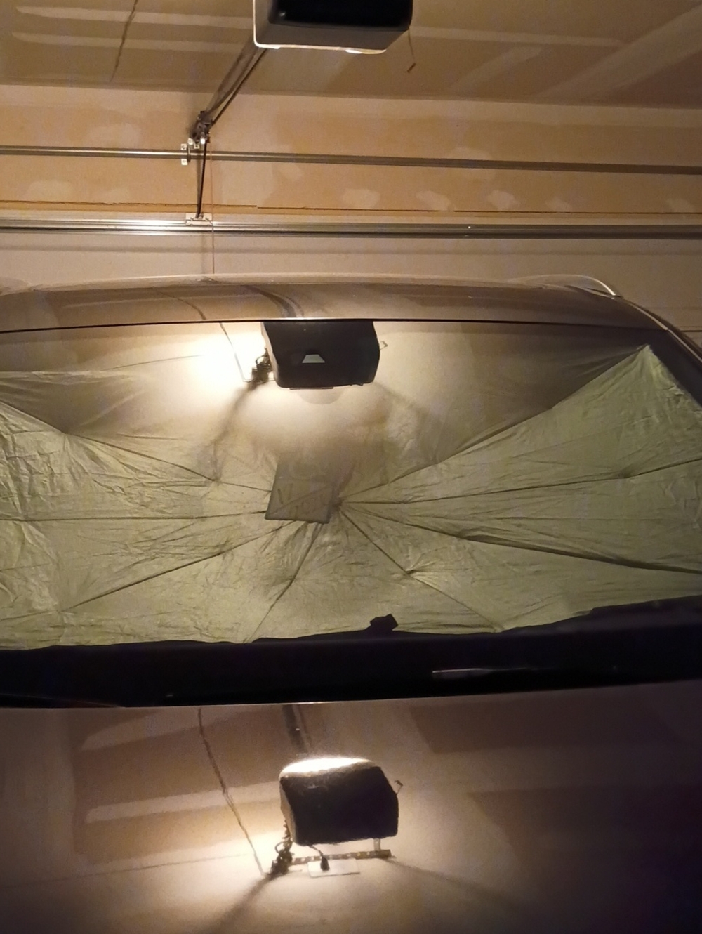 Universal Black Car Windshield Sunshade - Electronics Car Accessory New